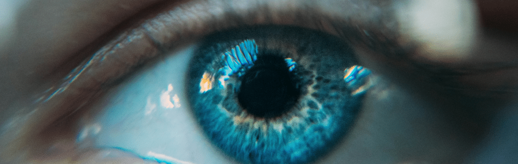 innovations en ophtalmologie : photo d'un oeil bleu